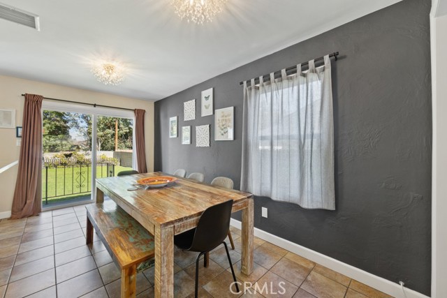 213 East 45th Street, Long Beach CA: https://media.crmls.org/medias/3ed95966-1702-4892-9bb7-eeff2792b8bb.jpg