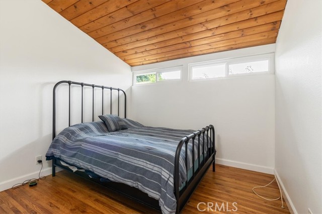 Detail Gallery Image 17 of 34 For 16750 Septo, Northridge,  CA 91343 - 5 Beds | 3 Baths