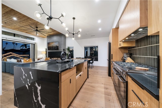 171 Savona Walk, Long Beach CA: https://media.crmls.org/medias/3ed9c3aa-04eb-49d5-9357-52b1effd257d.jpg