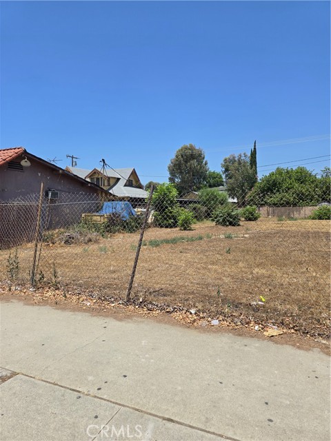 Image 15 of 47 For 855 Holt Avenue