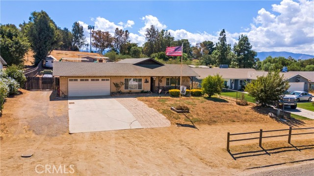 Detail Gallery Image 1 of 32 For 1150 4th St, Norco,  CA 92860 - 4 Beds | 2 Baths