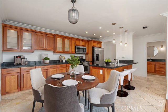 Detail Gallery Image 3 of 25 For 911 N Kings Rd #319,  West Hollywood,  CA 90069 - 1 Beds | 1 Baths