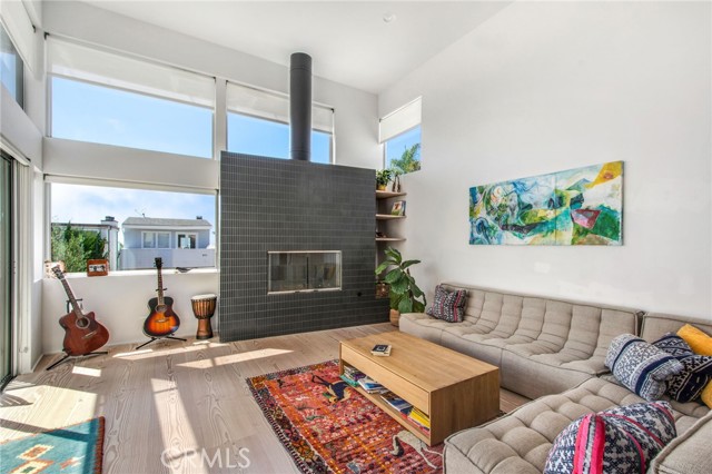 Detail Gallery Image 12 of 39 For 912 Santa Ana St, Laguna Beach,  CA 92651 - 2 Beds | 2/1 Baths