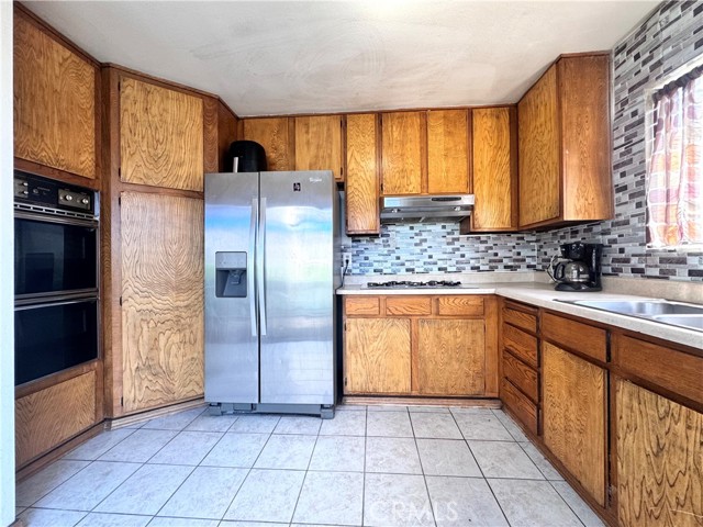 Detail Gallery Image 10 of 21 For 9620 Sepulveda Bld #39,  North Hills,  CA 91343 - 2 Beds | 2/1 Baths