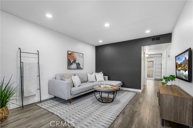Detail Gallery Image 2 of 32 For 939 W Pine St #44,  Upland,  CA 91786 - 2 Beds | 2 Baths