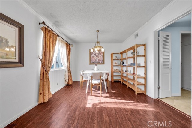 61 W Birchcroft Street, Arcadia CA: https://media.crmls.org/medias/3edca923-61e7-43e0-91f8-ba994ae0a49c.jpg