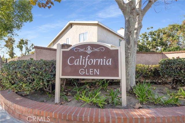 Detail Gallery Image 3 of 21 For 11384 Dronfield #36,  Pacoima,  CA 91331 - 3 Beds | 3 Baths