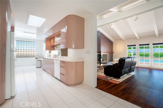 Detail Gallery Image 12 of 44 For 900 N California St, Burbank,  CA 91505 - 3 Beds | 2 Baths