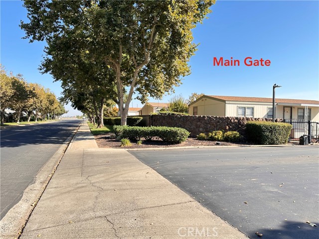 1500 Held Drive, Modesto CA: https://media.crmls.org/medias/3ee0bee8-a601-463f-b808-c8bfa177894a.jpg