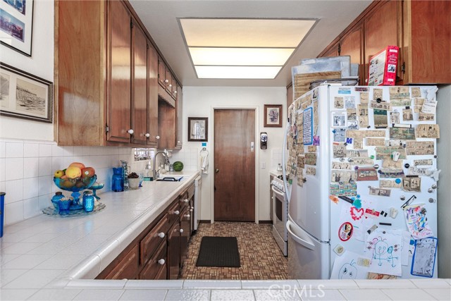 Detail Gallery Image 8 of 44 For 2023 Circle, Cayucos,  CA 93430 - 5 Beds | 3 Baths