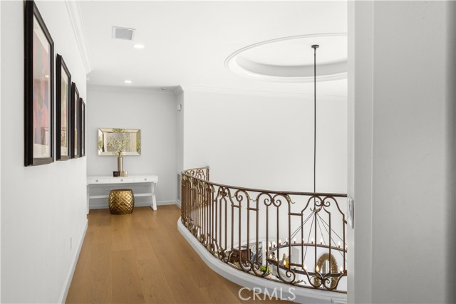 5366 Collingwood Circle, Calabasas CA: https://media.crmls.org/medias/3ee1c6ad-83ab-456e-94d1-068221d7f1b5.jpg
