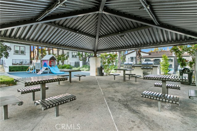 Image 27 of 30 For 52 Preston  