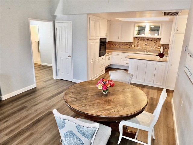 Detail Gallery Image 13 of 53 For 1560 Homewood Rd #114-L,  Seal Beach,  CA 90740 - 2 Beds | 2 Baths