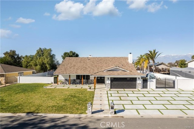 2416 Hialeah Circle, Norco CA: https://media.crmls.org/medias/3ee35de3-7455-4fb0-8c81-410278347300.jpg