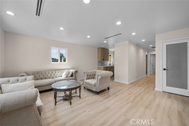 8049 Lullaby Lane, Panorama City CA: https://media.crmls.org/medias/3ee4328e-a832-4818-b88d-8343d8473a6e.jpg