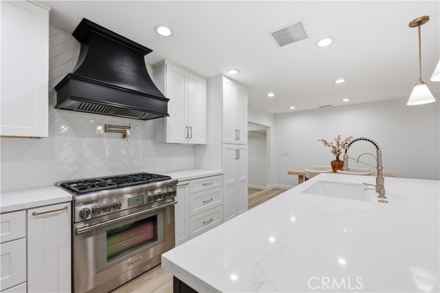 Detail Gallery Image 10 of 29 For 12811 Chaplet, North Tustin,  CA 92705 - 3 Beds | 2 Baths