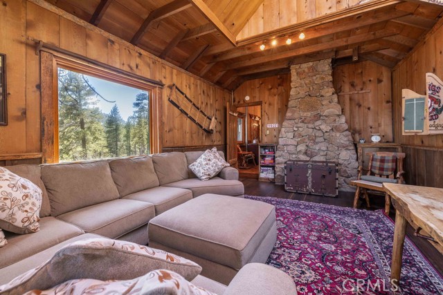Detail Gallery Image 32 of 55 For 103 Big Bear Tract, Fawnskin,  CA 92333 - 4 Beds | 1/2 Baths