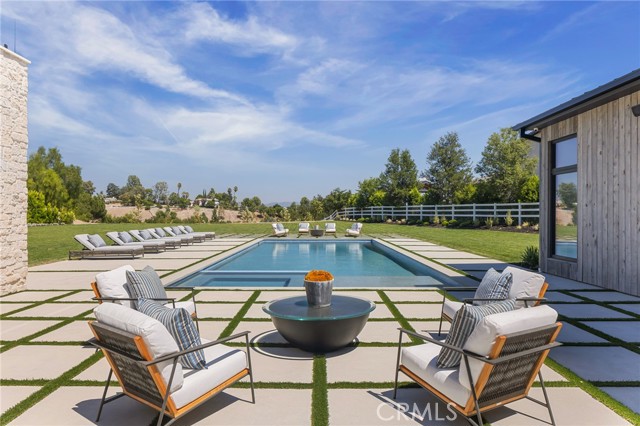 24255 Bridle Trail Road, Hidden Hills CA: https://media.crmls.org/medias/3ee4a57e-7c49-4d71-9d5e-36725a75b65f.jpg