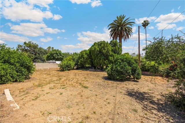 1210 W Marshall Boulevard, San Bernardino CA: https://media.crmls.org/medias/3ee5141d-0fed-4110-a9ed-4a0ad6fb8739.jpg