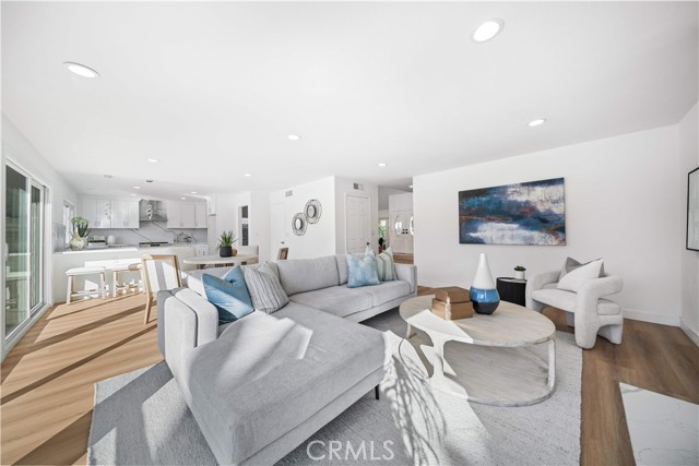 24861 Camberwell Street, Laguna Hills CA: https://media.crmls.org/medias/3ee54bf8-69ff-4d9a-a364-ae2551639d31.jpg