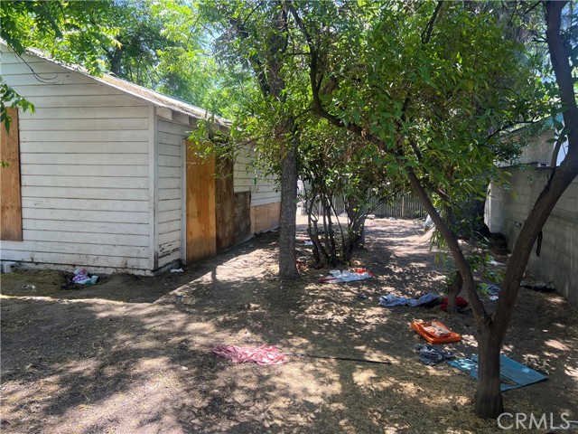 Detail Gallery Image 3 of 16 For 2726 E Washington Ave, Fresno,  CA 93701 - 2 Beds | 1 Baths