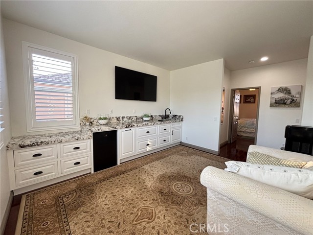 Detail Gallery Image 2 of 8 For 6863 Persimmon #B,  Chino,  CA 91710 - 1 Beds | 1 Baths