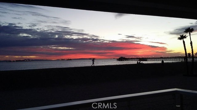 1207 Seal Way, Seal Beach CA: https://media.crmls.org/medias/3ee68879-2b76-4f24-b23e-b9d3de47181e.jpg
