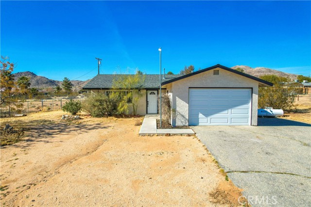 Detail Gallery Image 2 of 47 For 4774 Avenida La Mirada, Joshua Tree,  CA 92252 - 2 Beds | 1 Baths