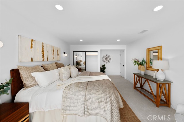1975 E Mark Leslie, Palm Springs, CA 92264