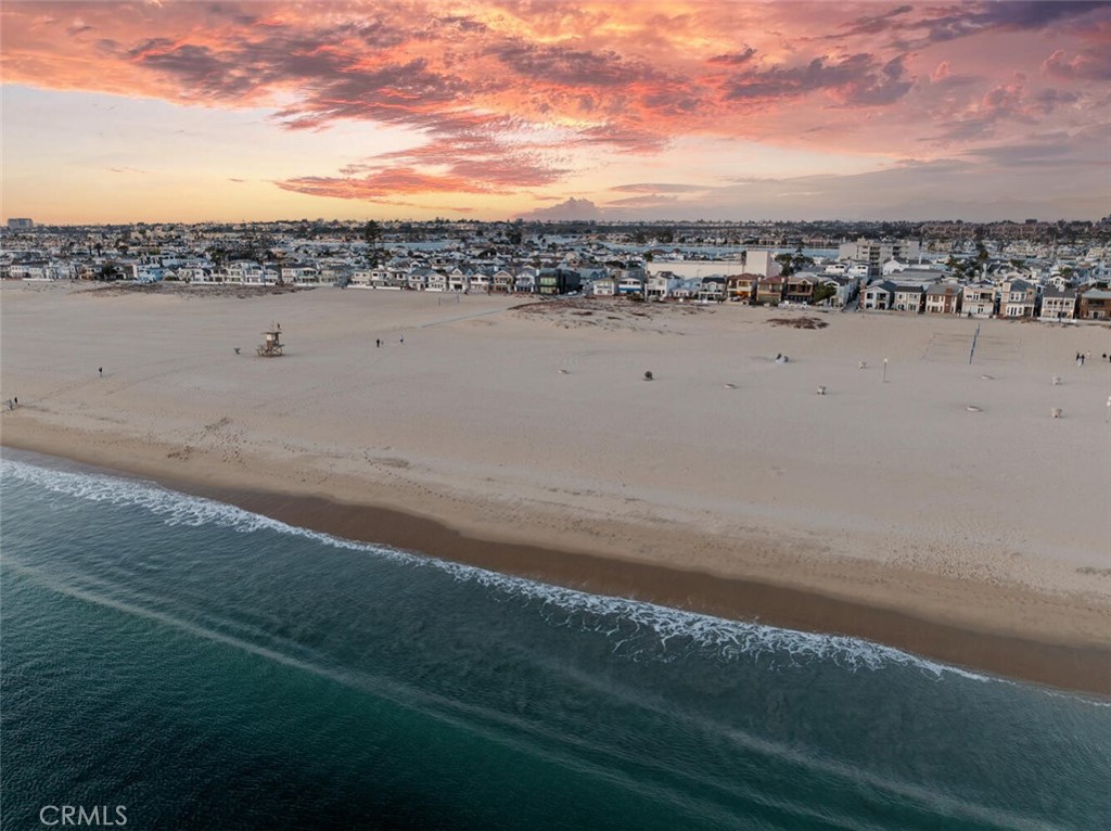 https://media.crmls.org/medias/3ee81e11-576a-4c7a-98d4-45d4110701ad.jpg?preset=X-Large
