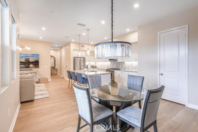1118 S urbana S, Anaheim CA: https://media.crmls.org/medias/3ee824f2-fd71-4f96-846c-06e6978f7328.jpg
