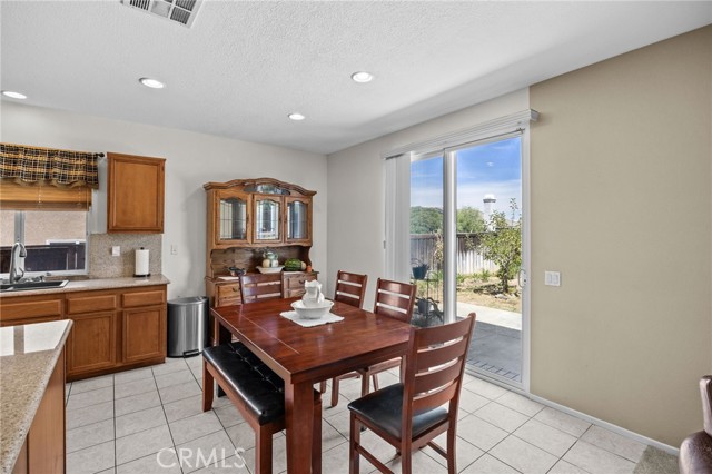 Detail Gallery Image 11 of 39 For 28402 Crestwood St, Menifee,  CA 92585 - 4 Beds | 3 Baths
