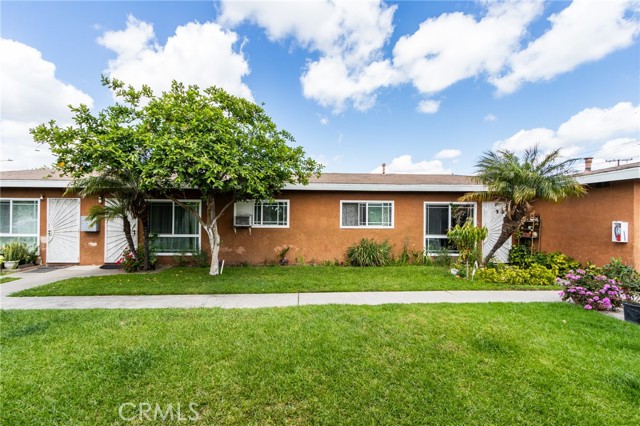 1222 N Placentia Avenue, Anaheim CA: https://media.crmls.org/medias/3ee8490b-da00-4901-8ea6-810da9c88ede.jpg