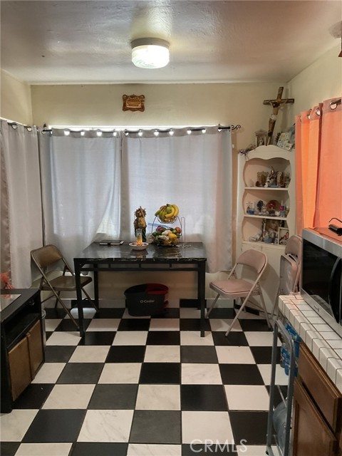 4465 Lovett Street, Commerce CA: https://media.crmls.org/medias/3ee8e427-aaac-4852-b173-390bb619a596.jpg