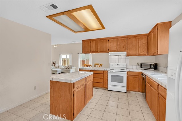 3529 Paseo Verde Avenue, Merced CA: https://media.crmls.org/medias/3ee97786-82be-435e-bea0-8ba7d8f876c6.jpg