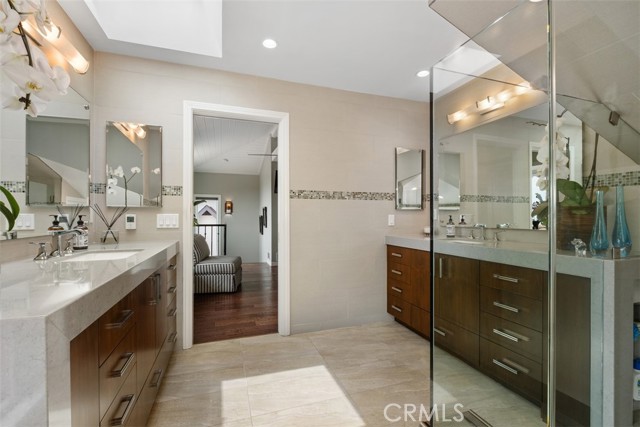 Detail Gallery Image 32 of 53 For 750 Rembrandt Dr, Laguna Beach,  CA 92651 - 3 Beds | 3/1 Baths