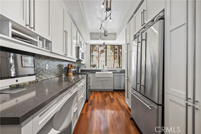 1830 Westholme Avenue, Los Angeles CA: https://media.crmls.org/medias/3eea4b57-cd0a-474e-991c-311e694f589c.jpg