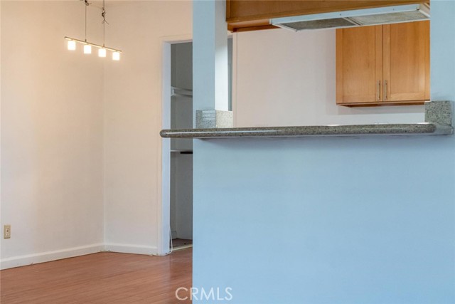 Detail Gallery Image 5 of 46 For 3045 E Theresa #8,  Long Beach,  CA 90814 - 1 Beds | 1 Baths