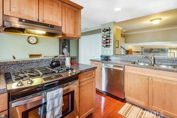 2114 Grant Avenue, Redondo Beach, California 90278, 2 Bedrooms Bedrooms, ,2 BathroomsBathrooms,Residential,Sold,Grant,SB16137994