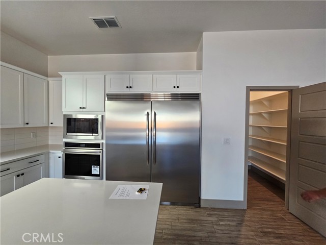 Detail Gallery Image 9 of 22 For 9414 Glenwood Springs Ln, Shafter,  CA 93263 - 4 Beds | 2 Baths