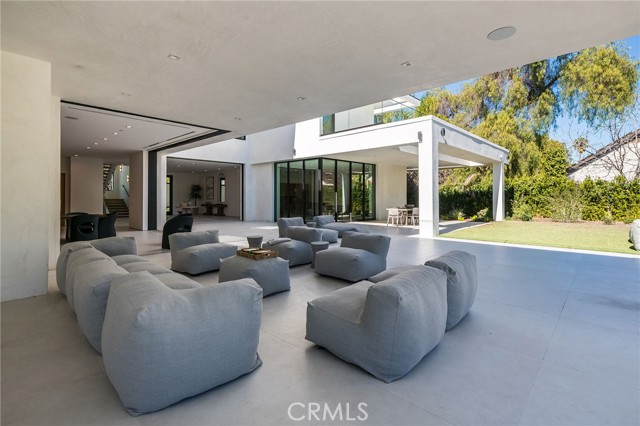 Detail Gallery Image 19 of 43 For 4930 Palomar Dr, Tarzana,  CA 91356 - 6 Beds | 6/1 Baths