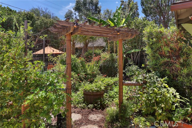 5866 Varna Avenue, Valley Glen CA: https://media.crmls.org/medias/3eee07a8-aeae-40b8-9ceb-457bf07ec3bf.jpg