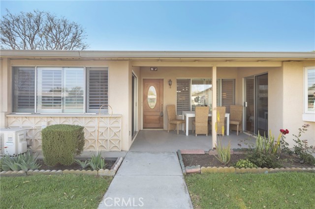 Detail Gallery Image 3 of 32 For 1491 Golden Rain Rd 91j,  Seal Beach,  CA 90740 - 2 Beds | 2 Baths