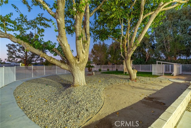 Detail Gallery Image 45 of 73 For 2755 W Avenue N, Palmdale,  CA 93551 - 5 Beds | 3/1 Baths