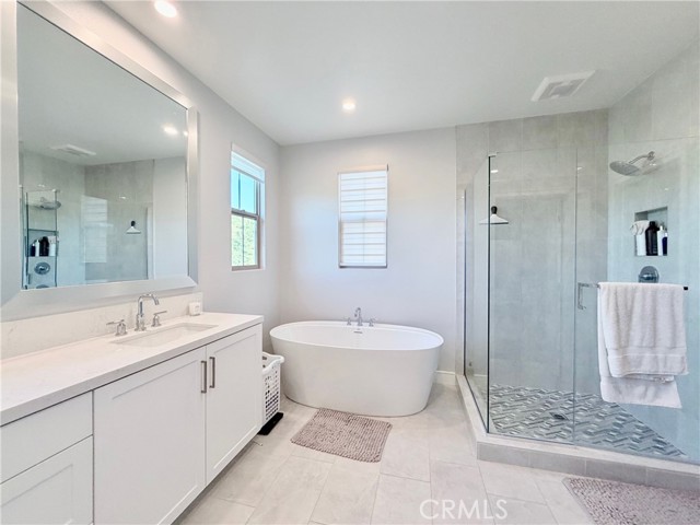 Detail Gallery Image 11 of 15 For 140 Tomahawk, Irvine,  CA 92618 - 4 Beds | 4 Baths