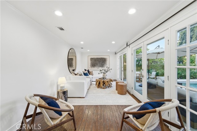 Detail Gallery Image 29 of 35 For 5232 Woodman Ave, Sherman Oaks,  CA 91401 - 3 Beds | 2 Baths