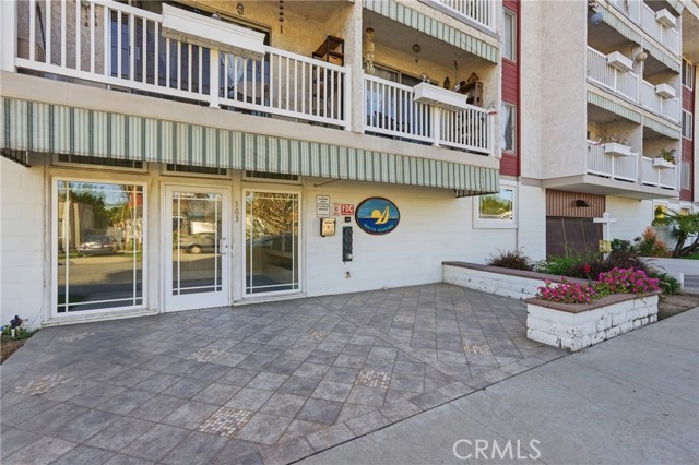 Front Image Thumbnail for CROC26041086