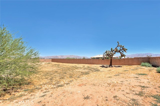 15095 Douglas Street, Apple Valley CA: https://media.crmls.org/medias/3eefeae4-a119-4295-87fa-a4b764b7163f.jpg