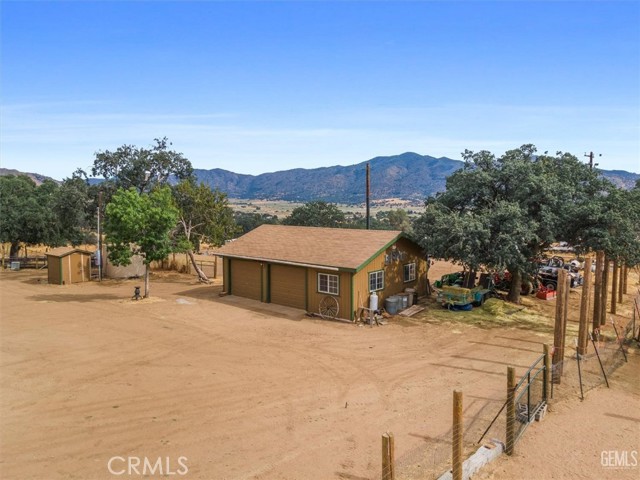 21564 Pine Tree Road, Caliente CA: https://media.crmls.org/medias/3ef02ad5-27ff-4bdb-98c2-1e575533ee7b.jpg
