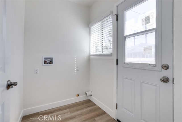 Detail Gallery Image 13 of 15 For 722 Main St, Huntington Beach,  CA 92648 - 2 Beds | 1 Baths
